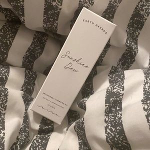 Earth Harbor Sunshine Dew Antioxidant Cleansing Oil